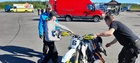Iina Suikkanen Markku Niemelän katsastuksessa.