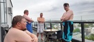 Saunasta jäähyllä Mika, Arttu, Markku ja Martti